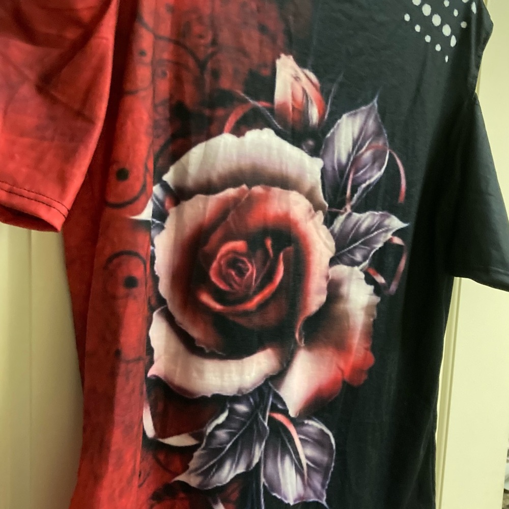 Cold-Shoulder Cute RED ROSE SHIRT Size XXL Bright Bold NEW Top!